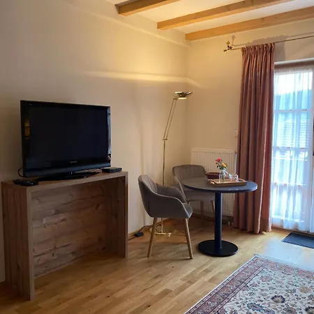 Le Val Frühstückspension 3*