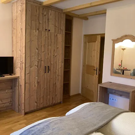 Frühstückspension Le Val 3*