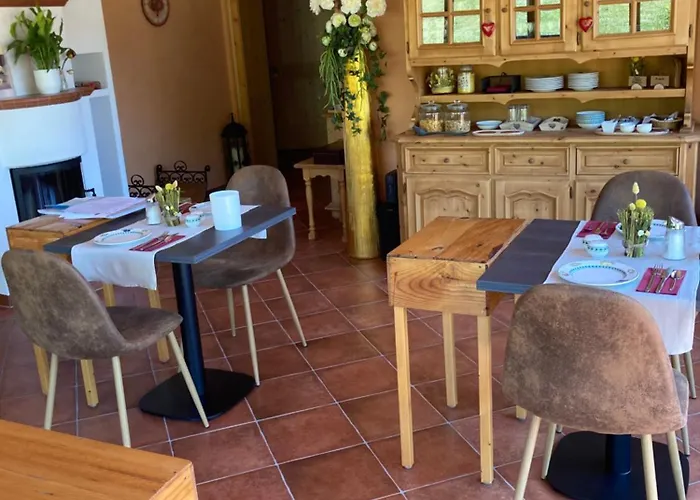 Le Val Bed & Breakfast