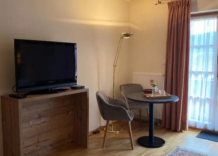Le Val Bed & Breakfast 3*